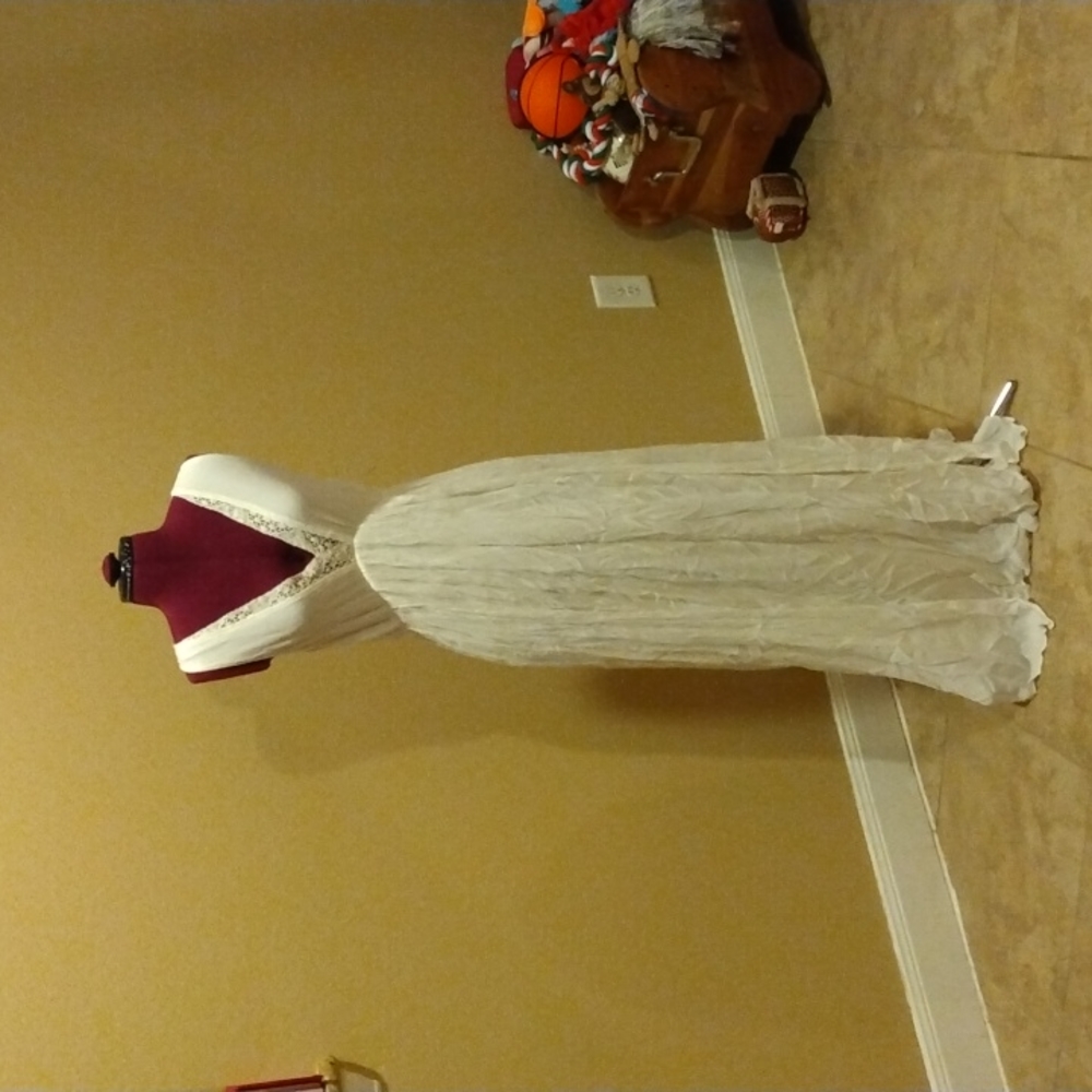 Free People White Maxi Dress Medium 🌼